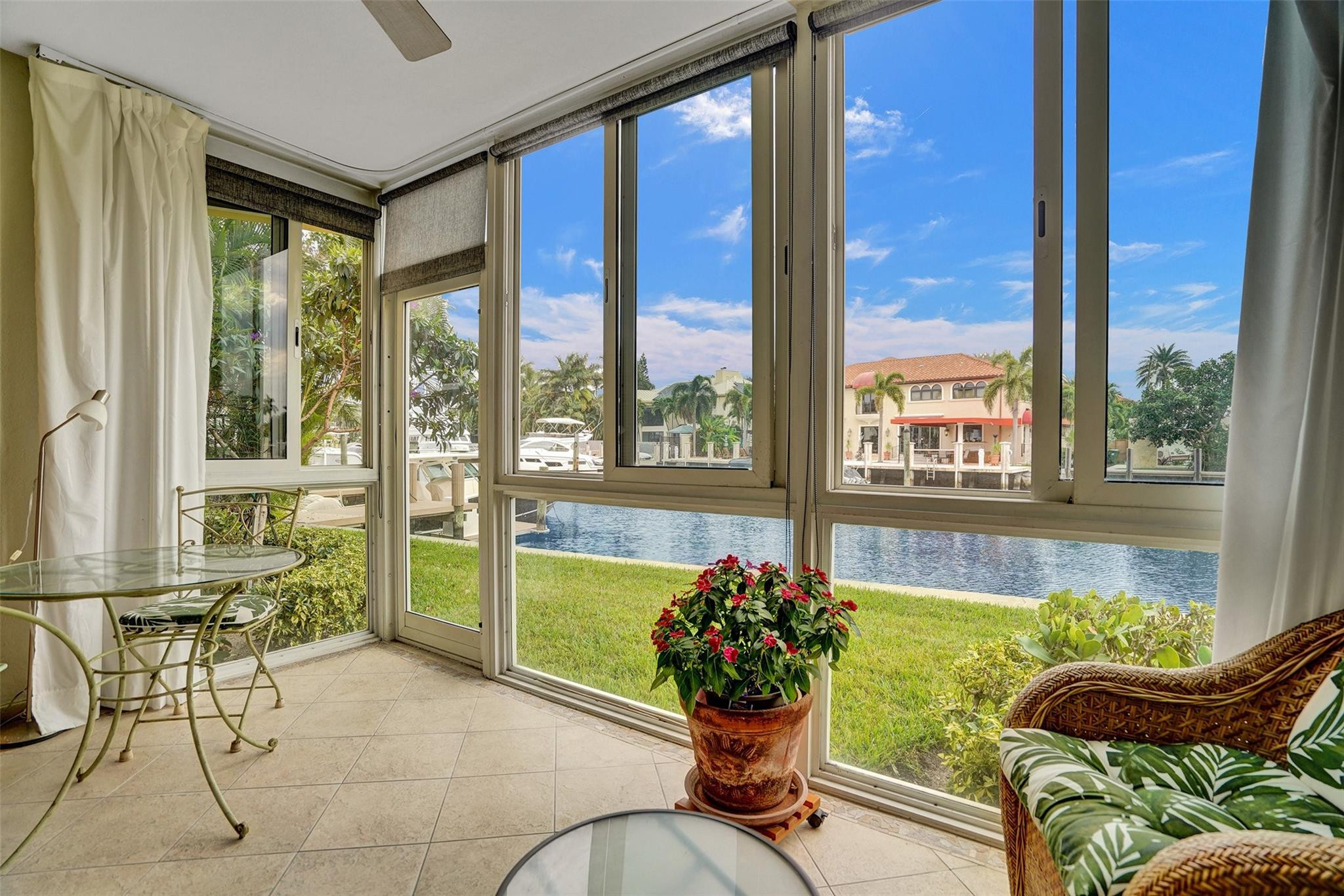 1332 Bayview Dr 101
