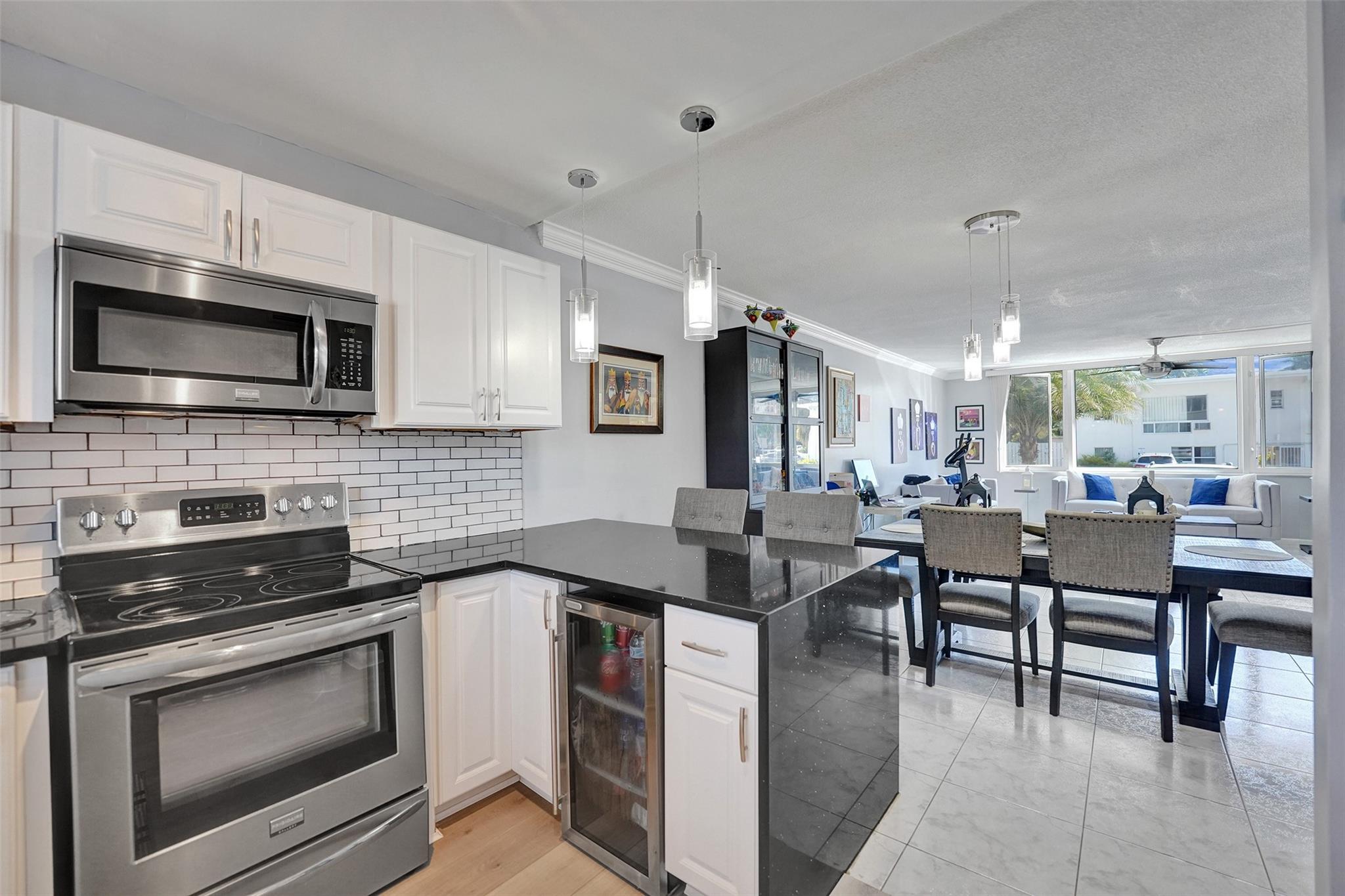 711 N Birch Rd 102
