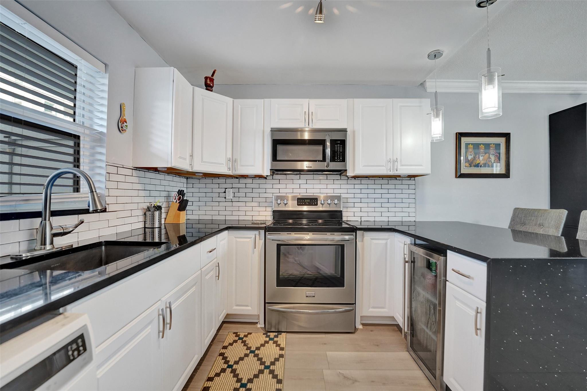 711 N Birch Rd 102