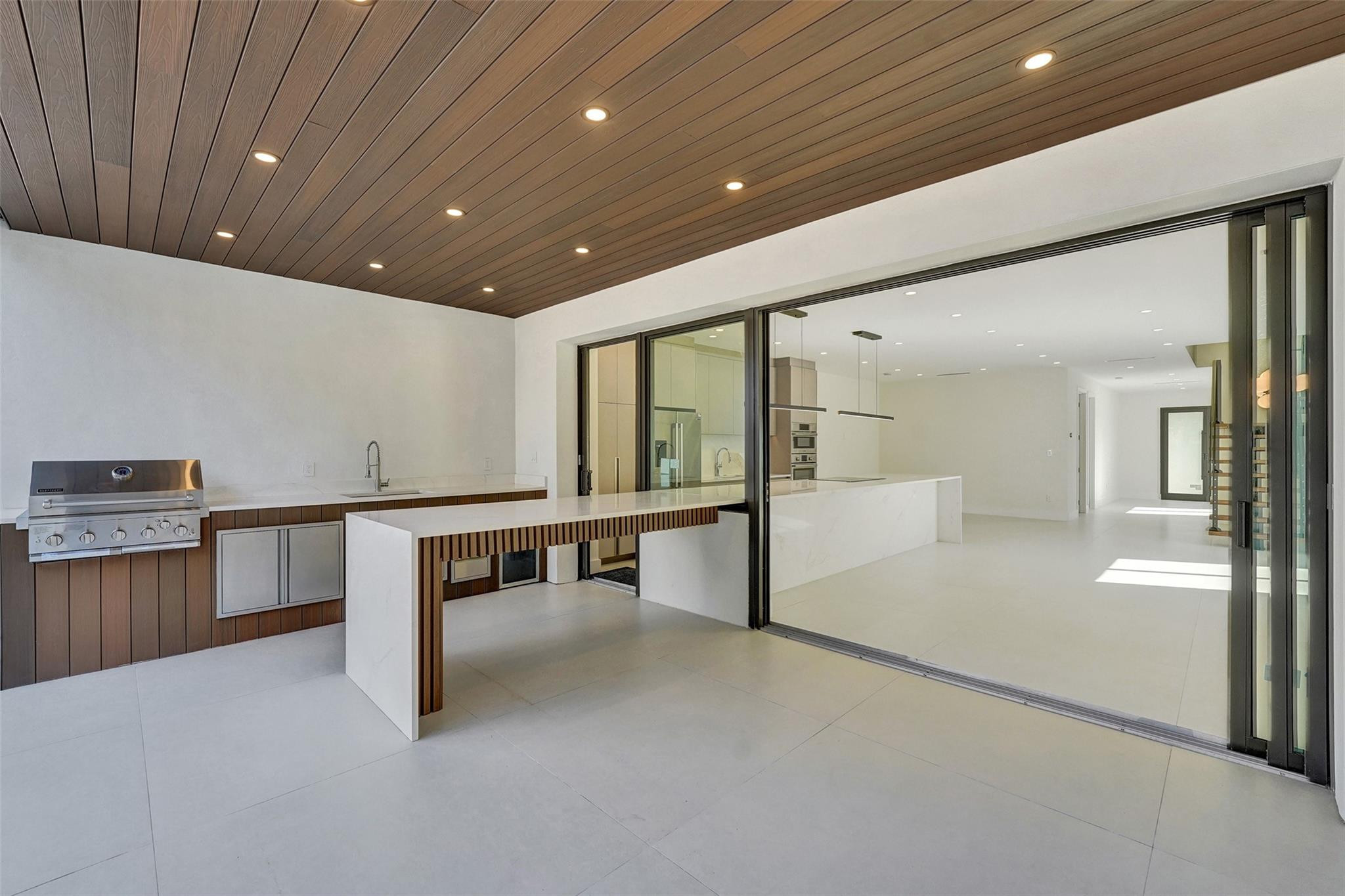 1525 NE 15th Ave