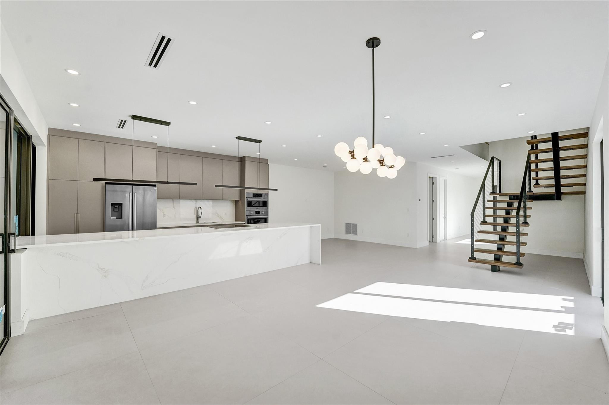 1525 NE 15th Ave