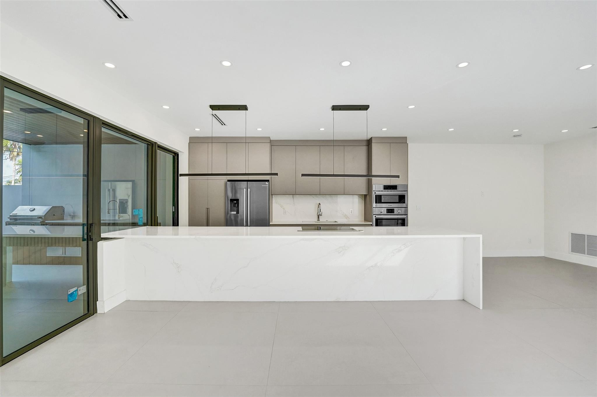 1525 NE 15th Ave