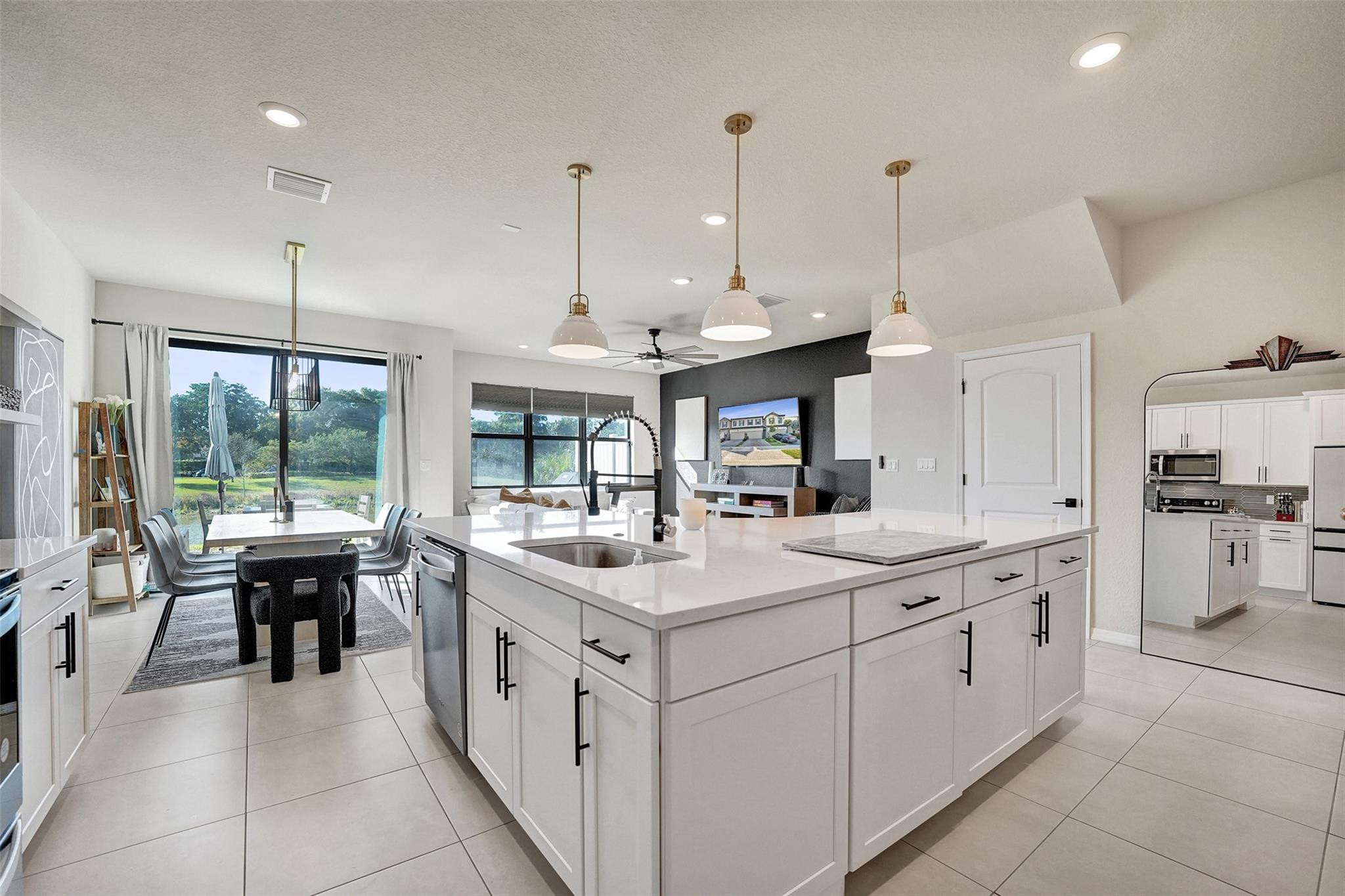2118 Appleton Circle