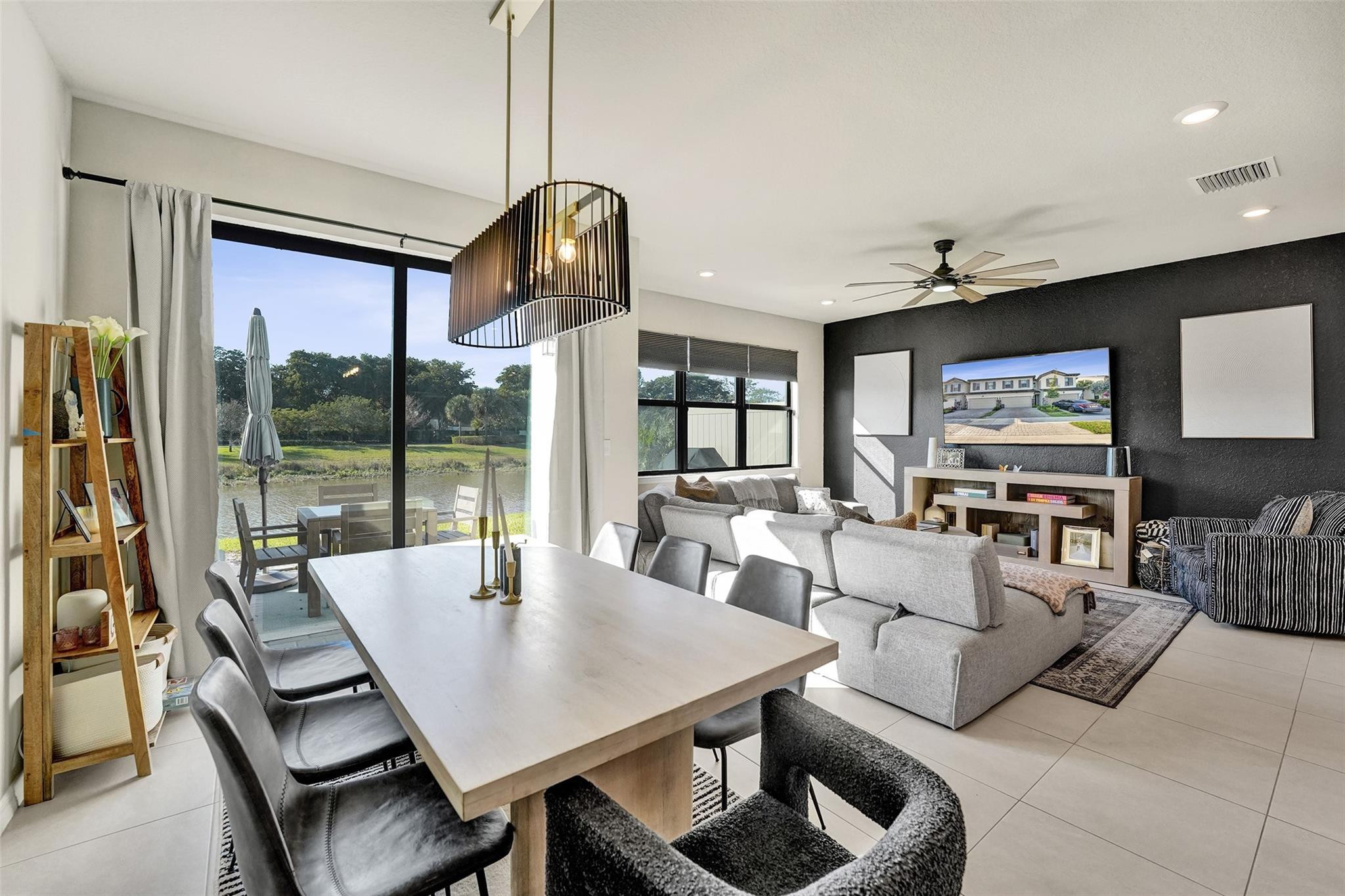 2118 Appleton Circle