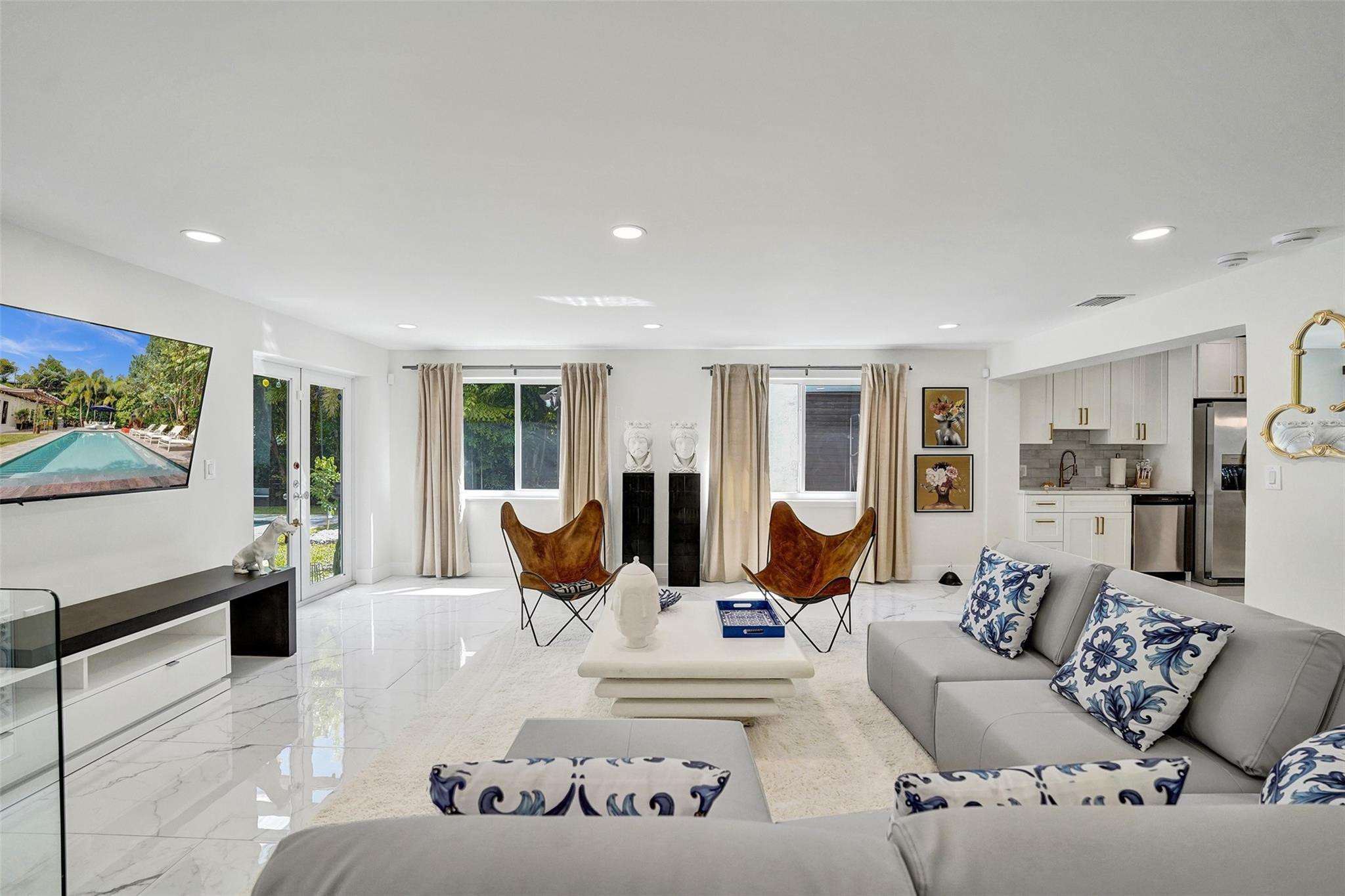 539 NE 25th Street