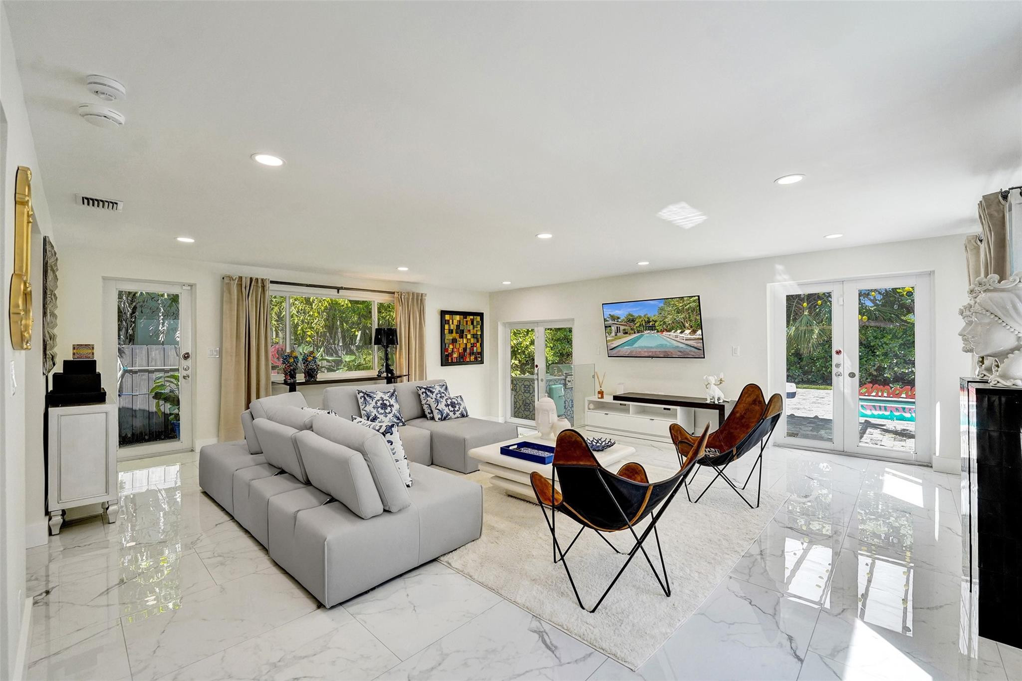 539 NE 25th Street