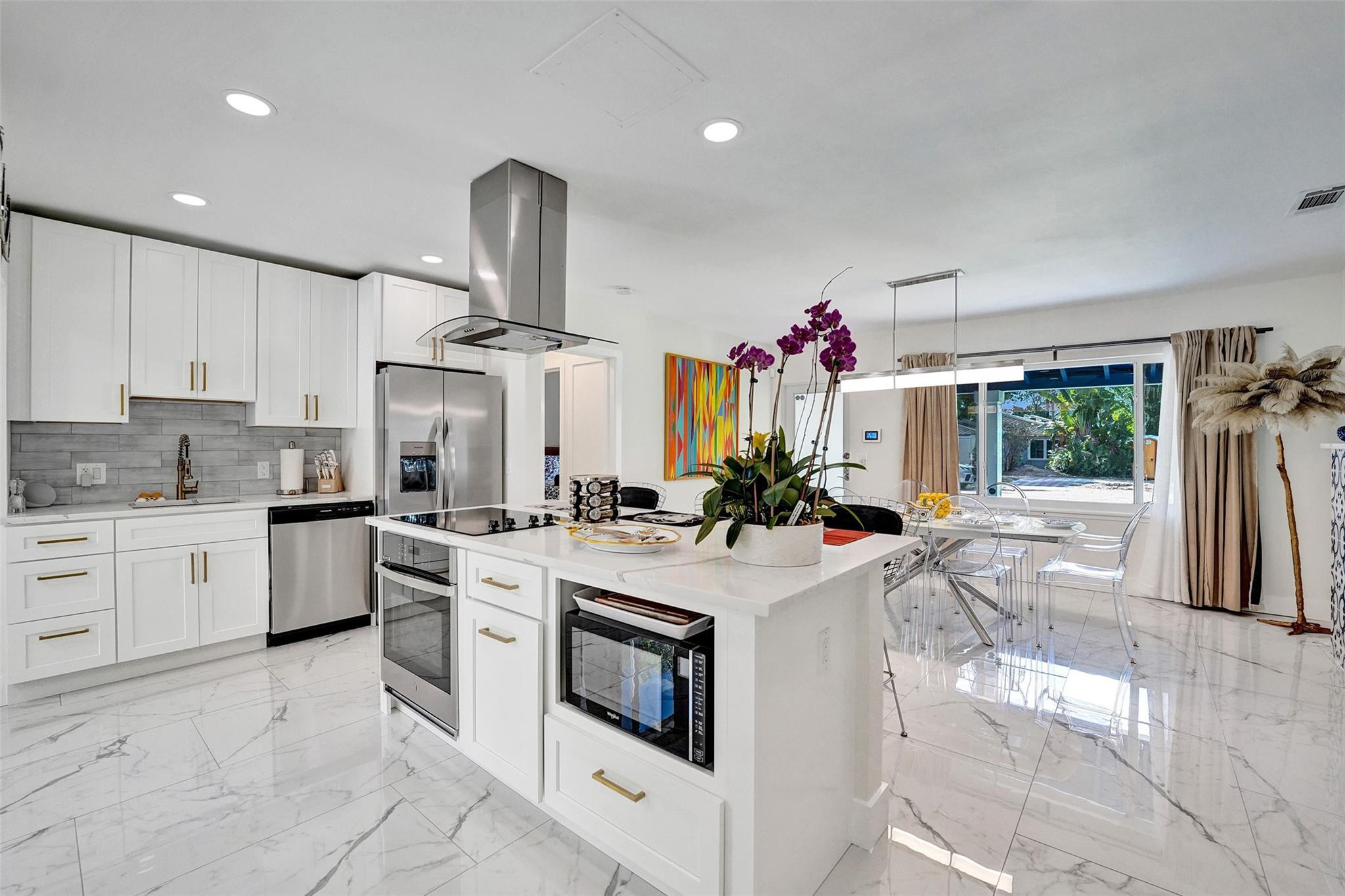 539 NE 25th Street
