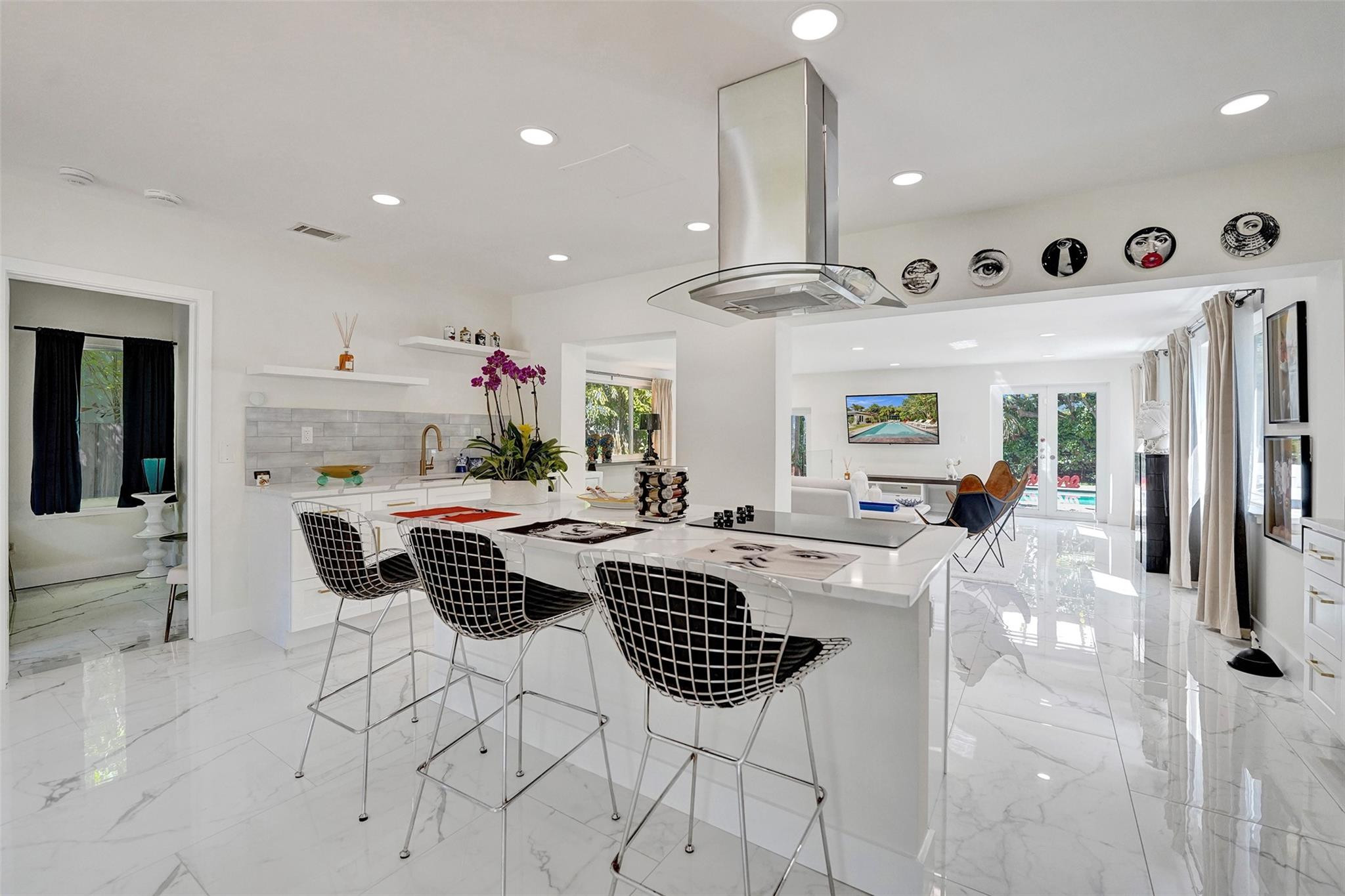 539 NE 25th Street