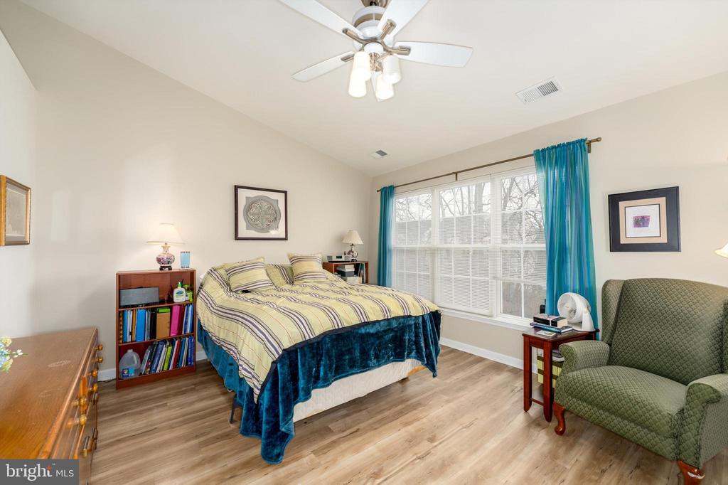 13082 PARK CRESCENT CIRCLE