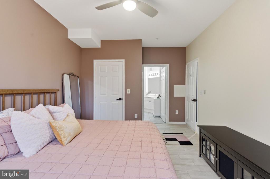 5990 FOUNDERS COURT 202