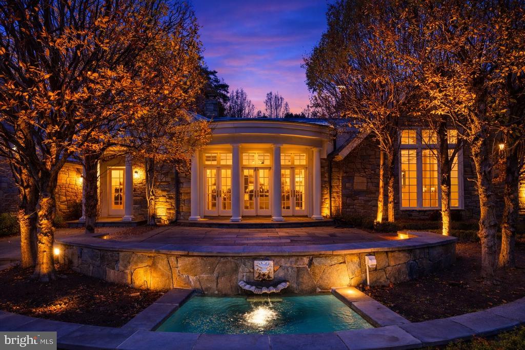 9324 GEORGETOWN PIKE