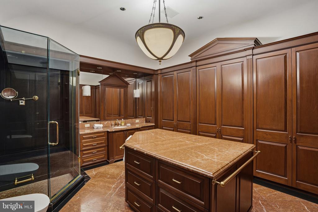 9324 GEORGETOWN PIKE