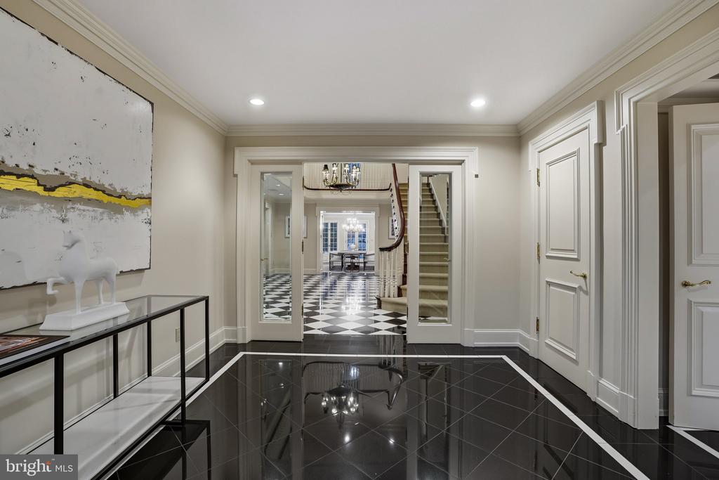 9324 GEORGETOWN PIKE