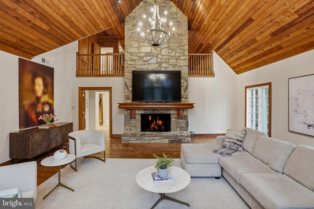 9324 GEORGETOWN PIKE