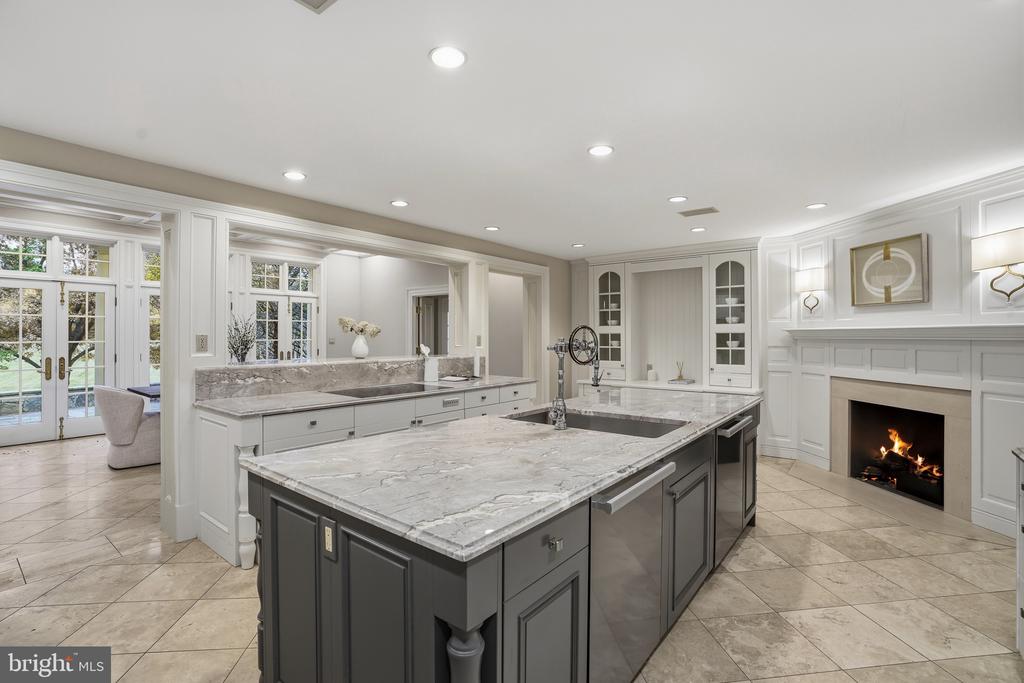 9324 GEORGETOWN PIKE