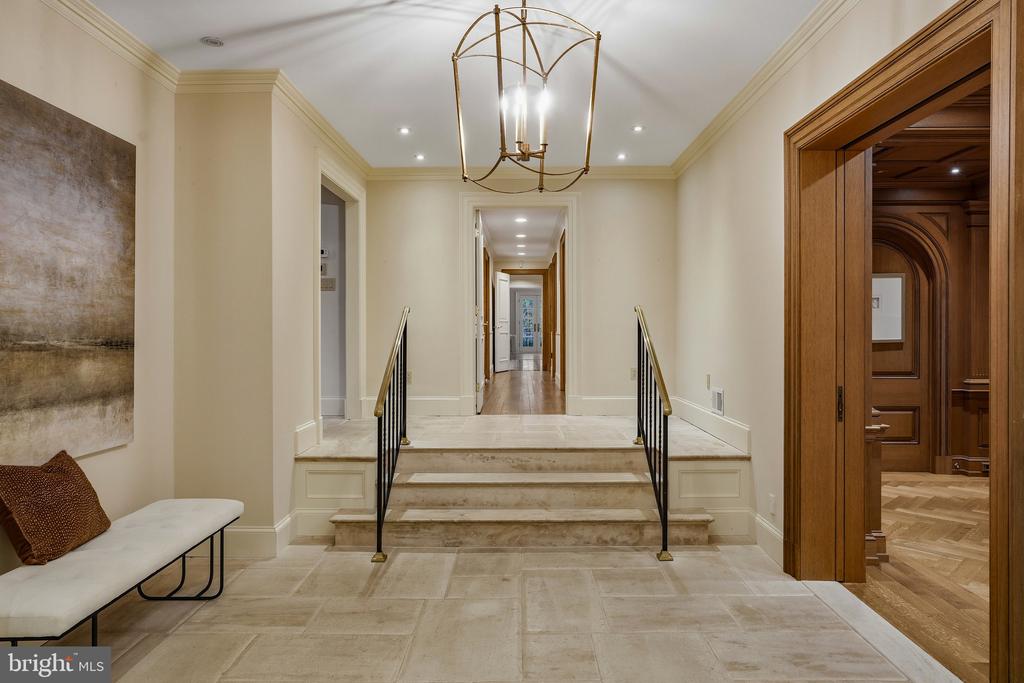 9324 GEORGETOWN PIKE