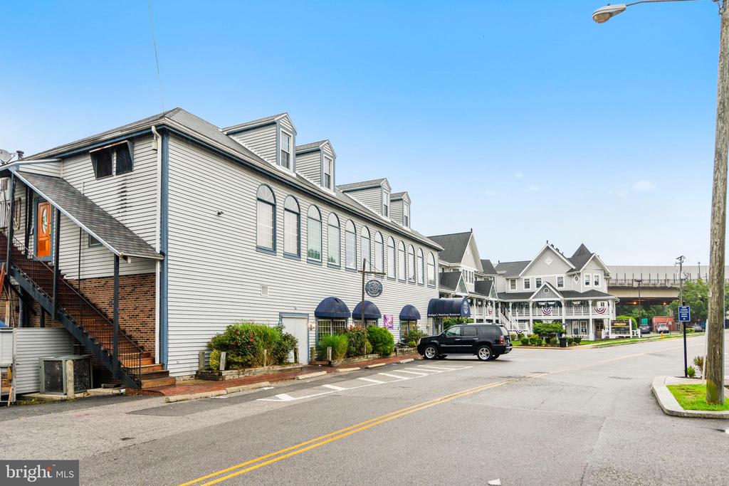 463 FORTRESS WAY