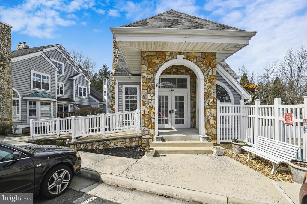 463 FORTRESS WAY