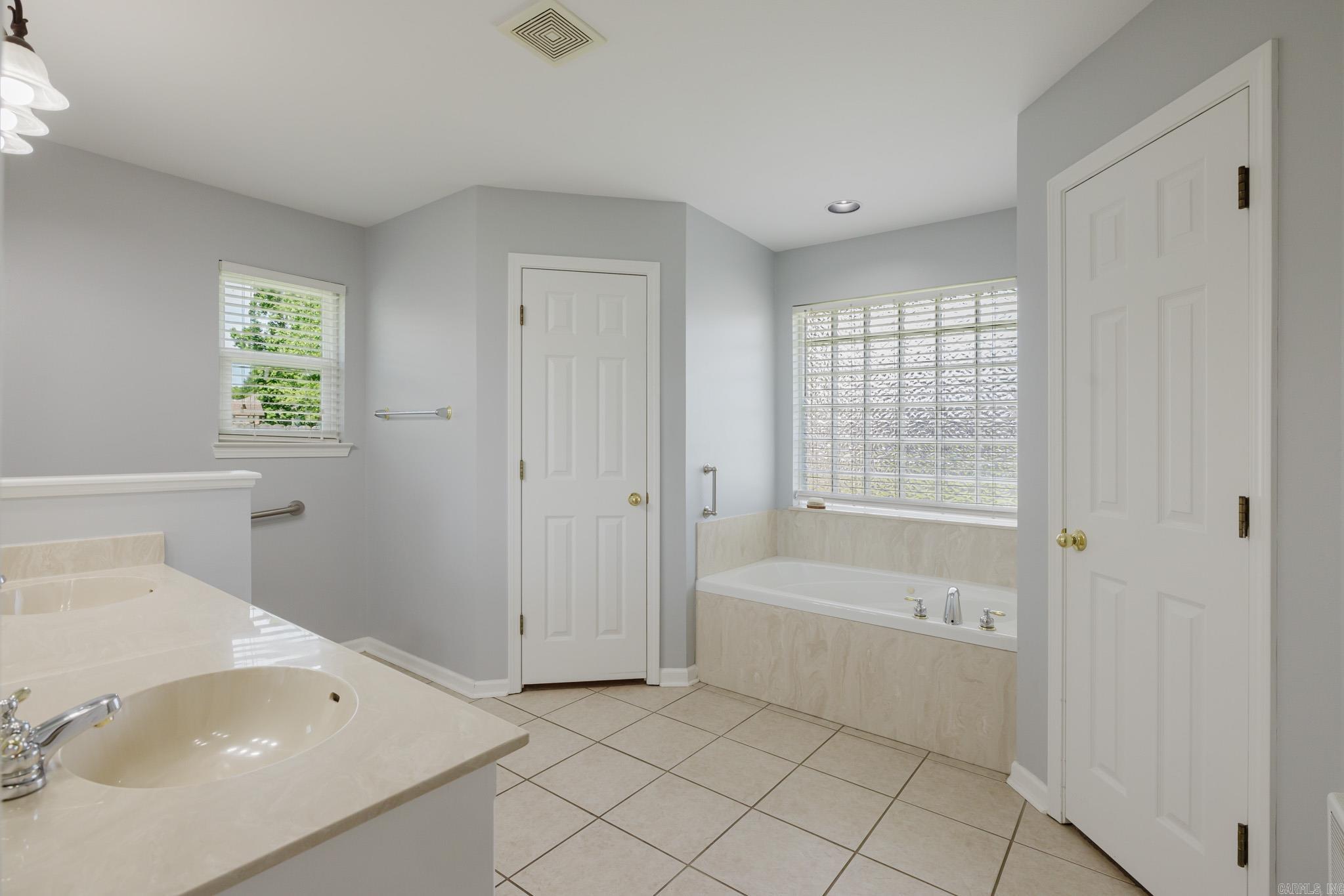 3622 Heritage Farm Drive