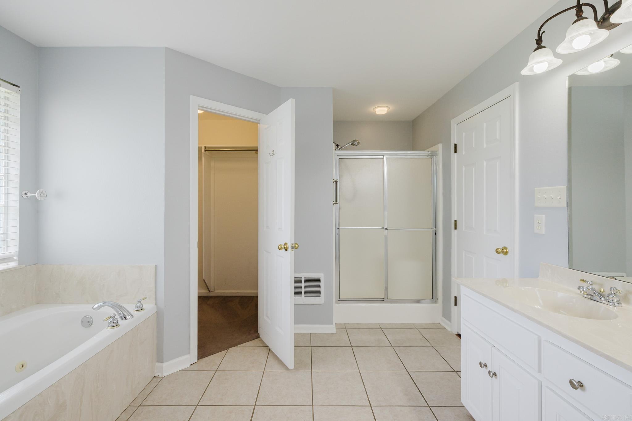 3622 Heritage Farm Drive