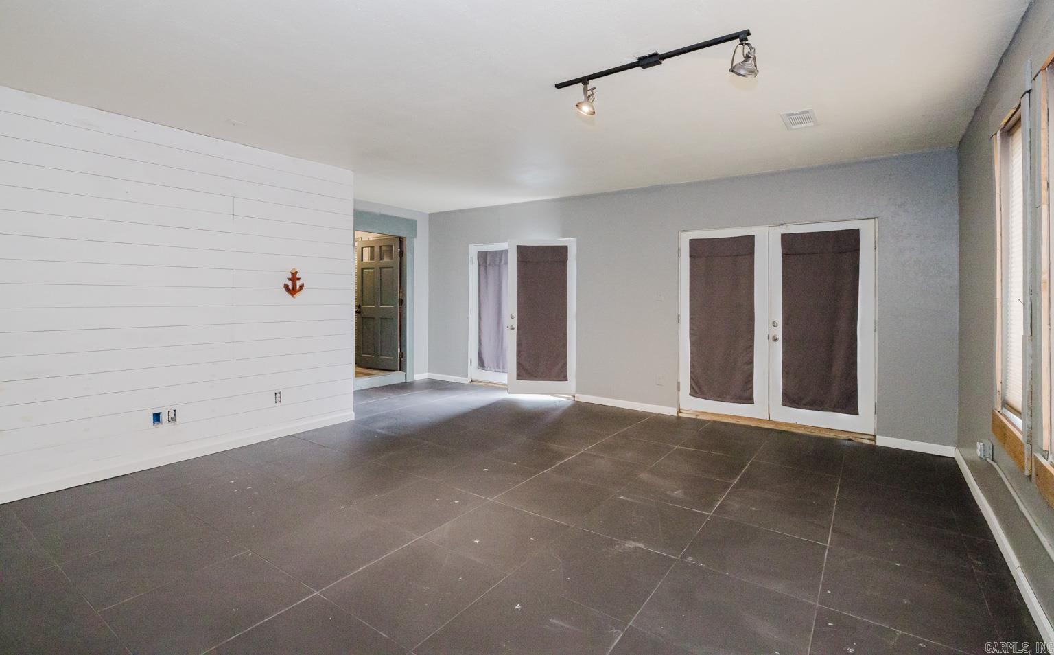 104 Rainbow Lane