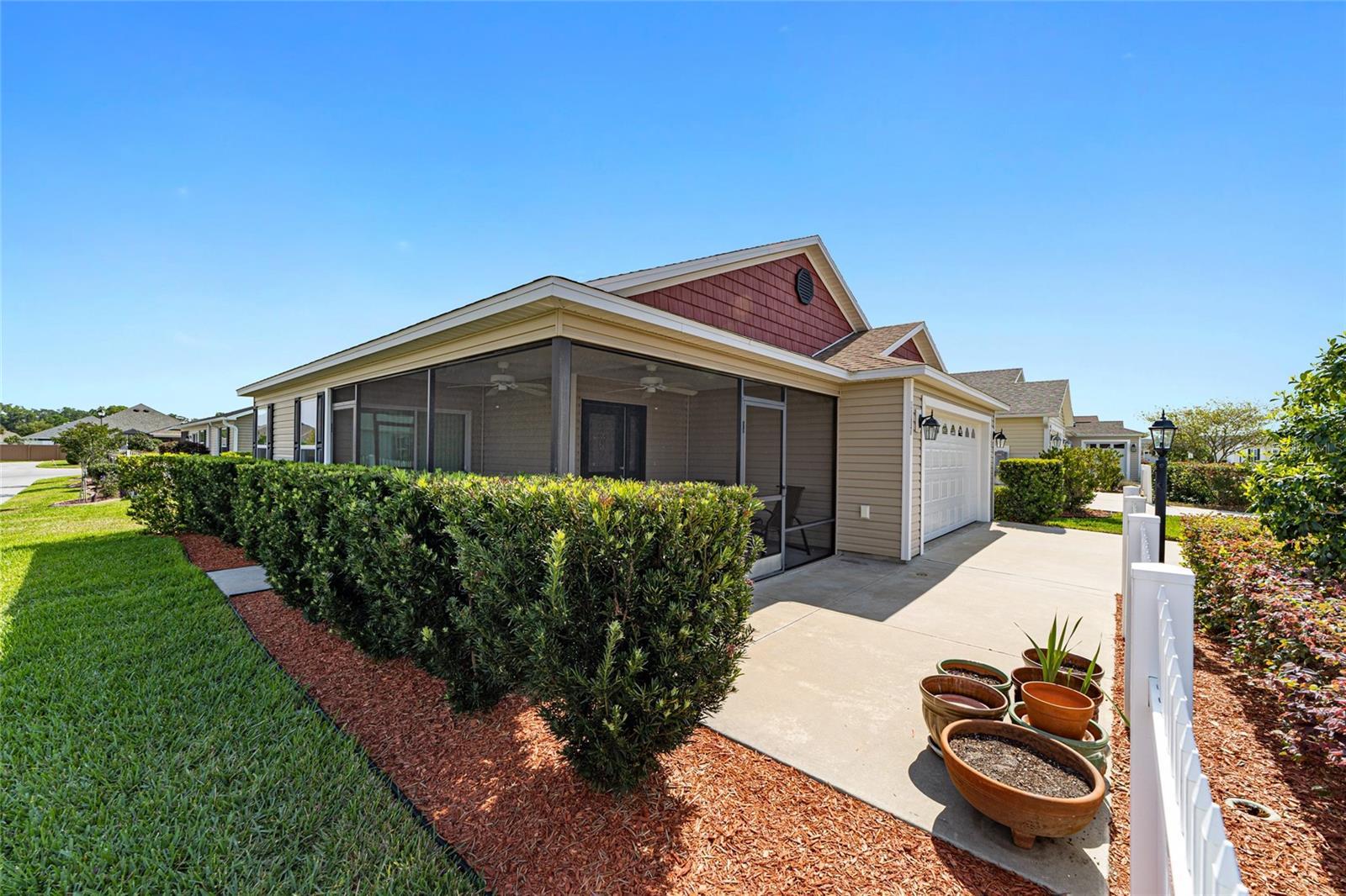 3117 SABAL PALM AVE