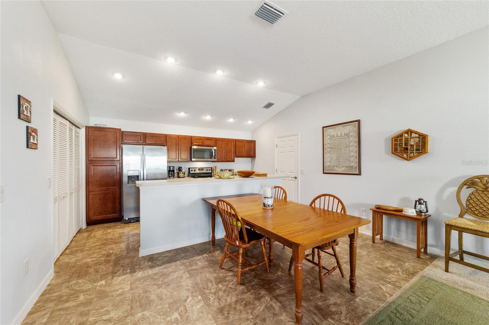 3117 SABAL PALM AVE