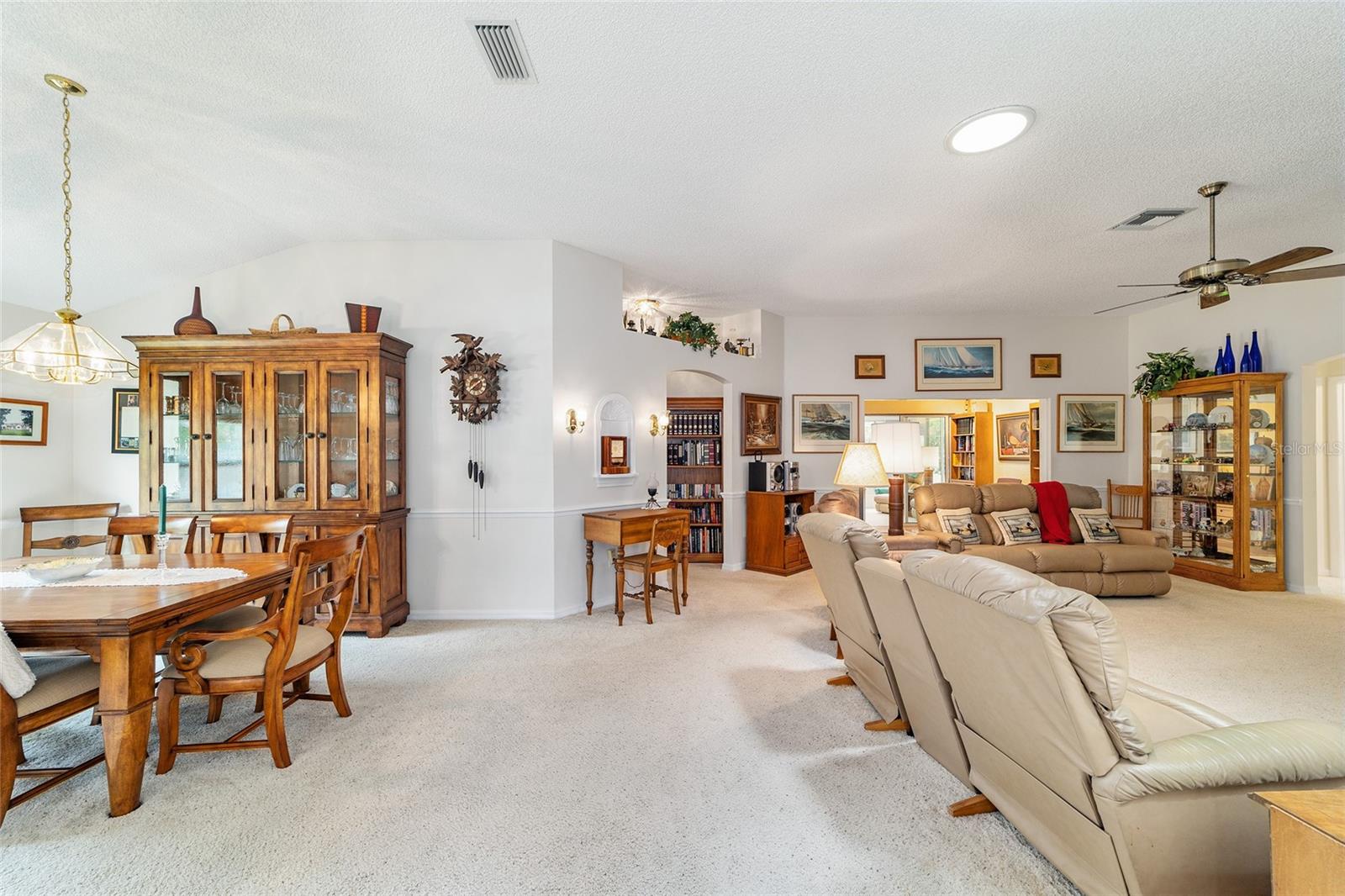 1301 EL LOBO WAY