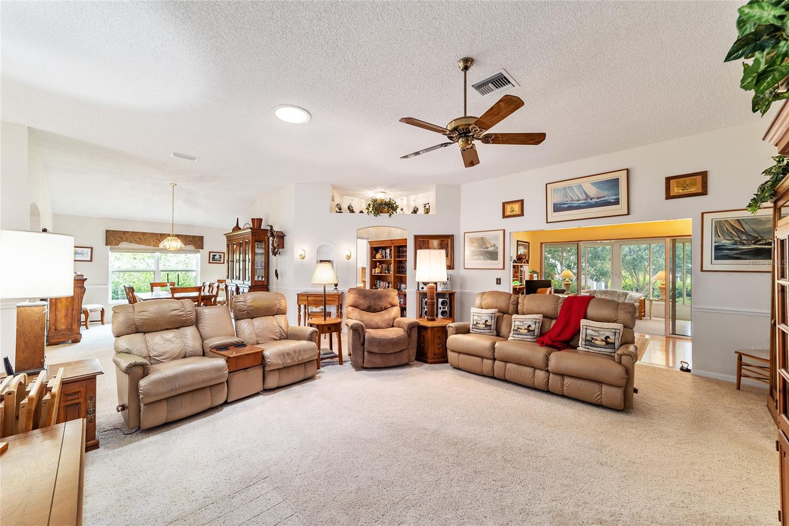 1301 EL LOBO WAY