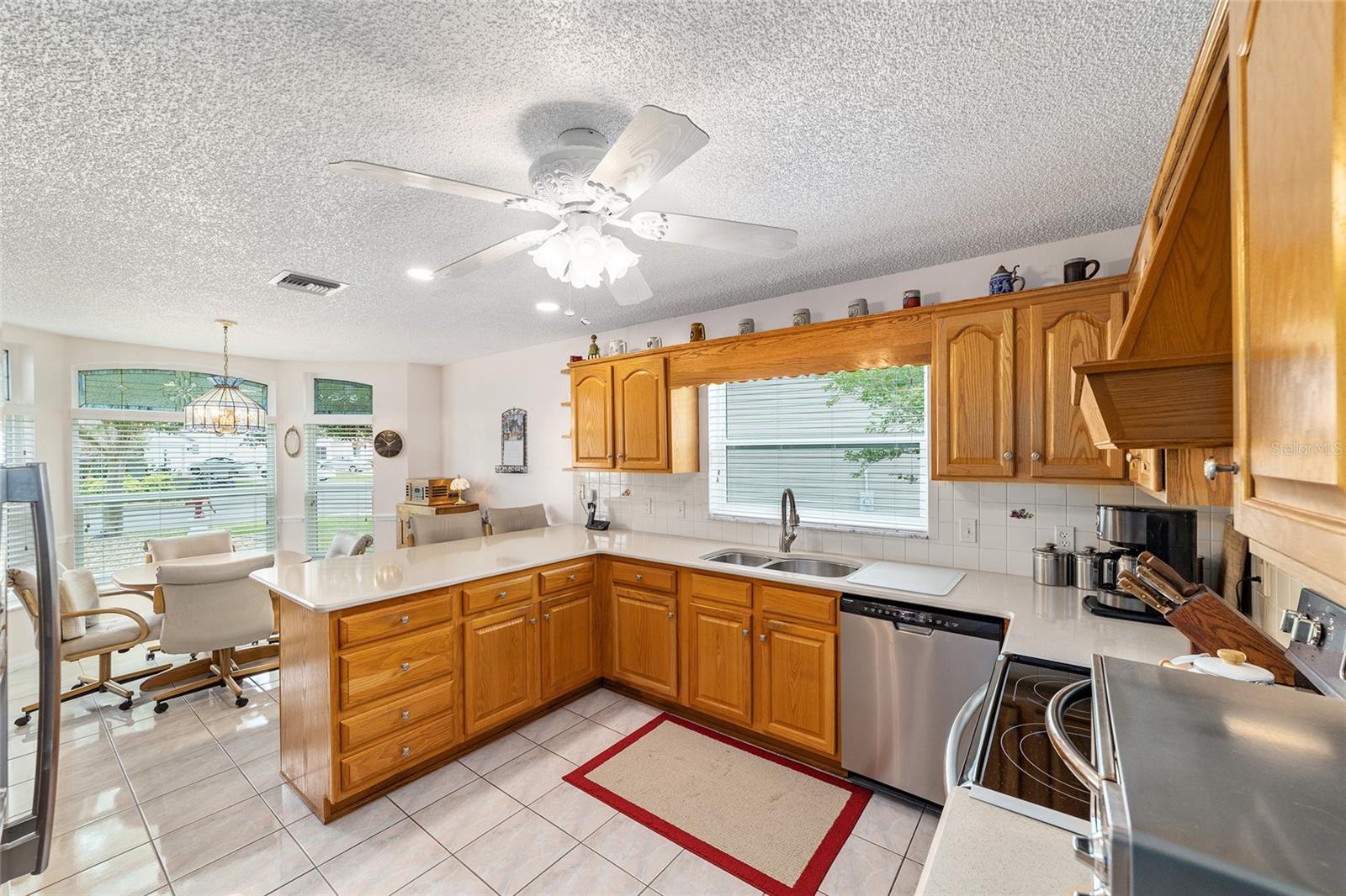 1301 EL LOBO WAY
