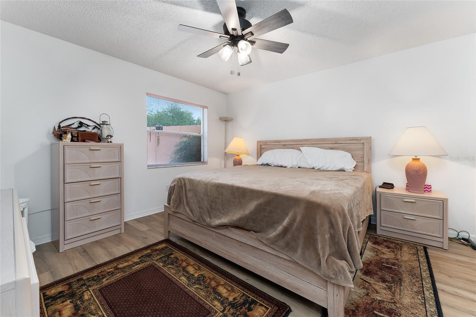 939 MENDOZA BLVD