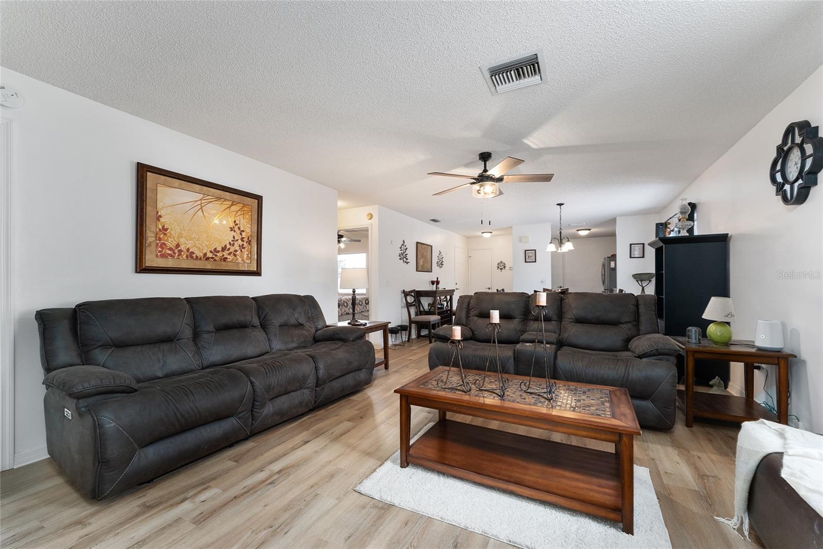 939 MENDOZA BLVD