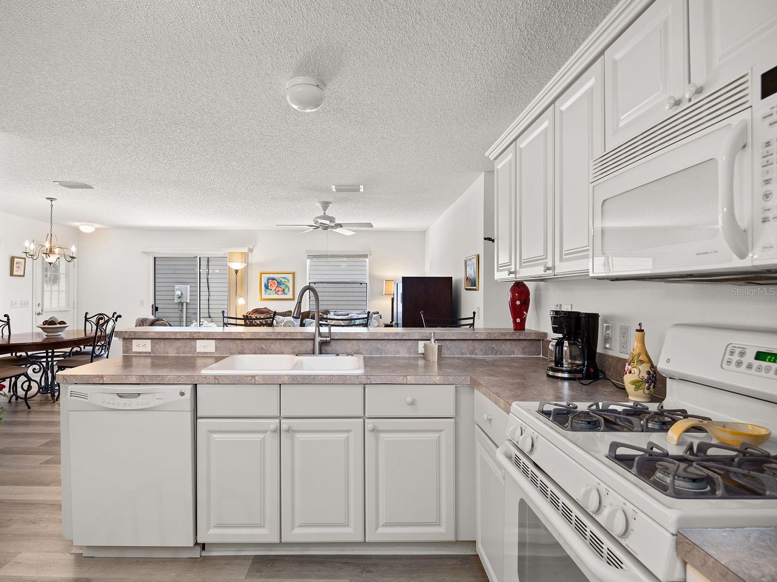 2291 EDGEFIELD DR