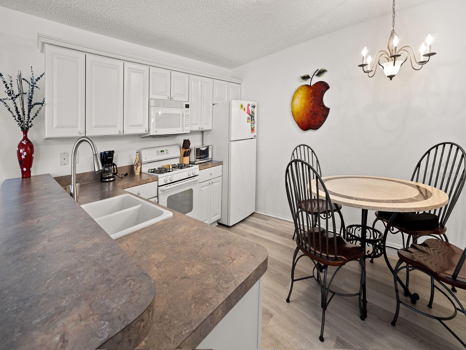 2291 EDGEFIELD DR