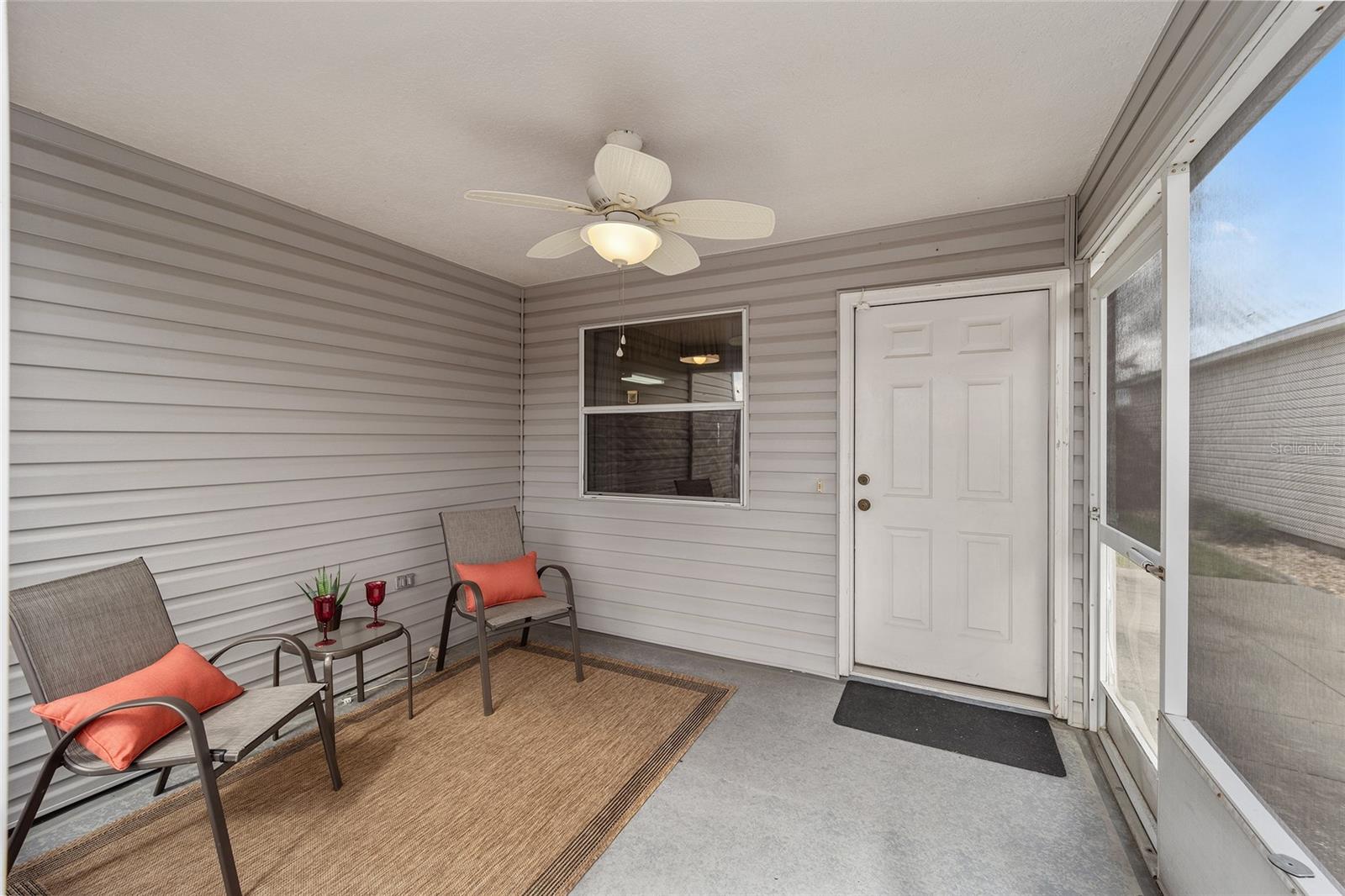 736 ANGELITA AVE