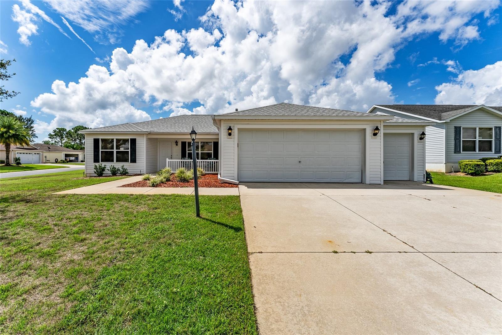438 MEDFORD PL