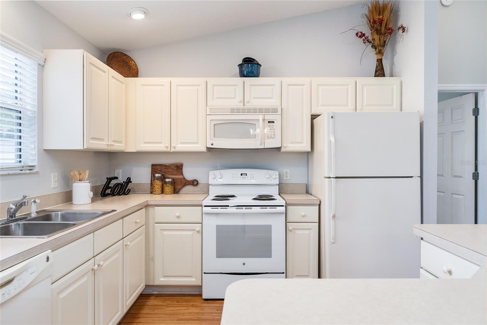 438 MEDFORD PL