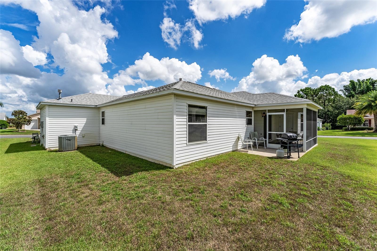 438 MEDFORD PL
