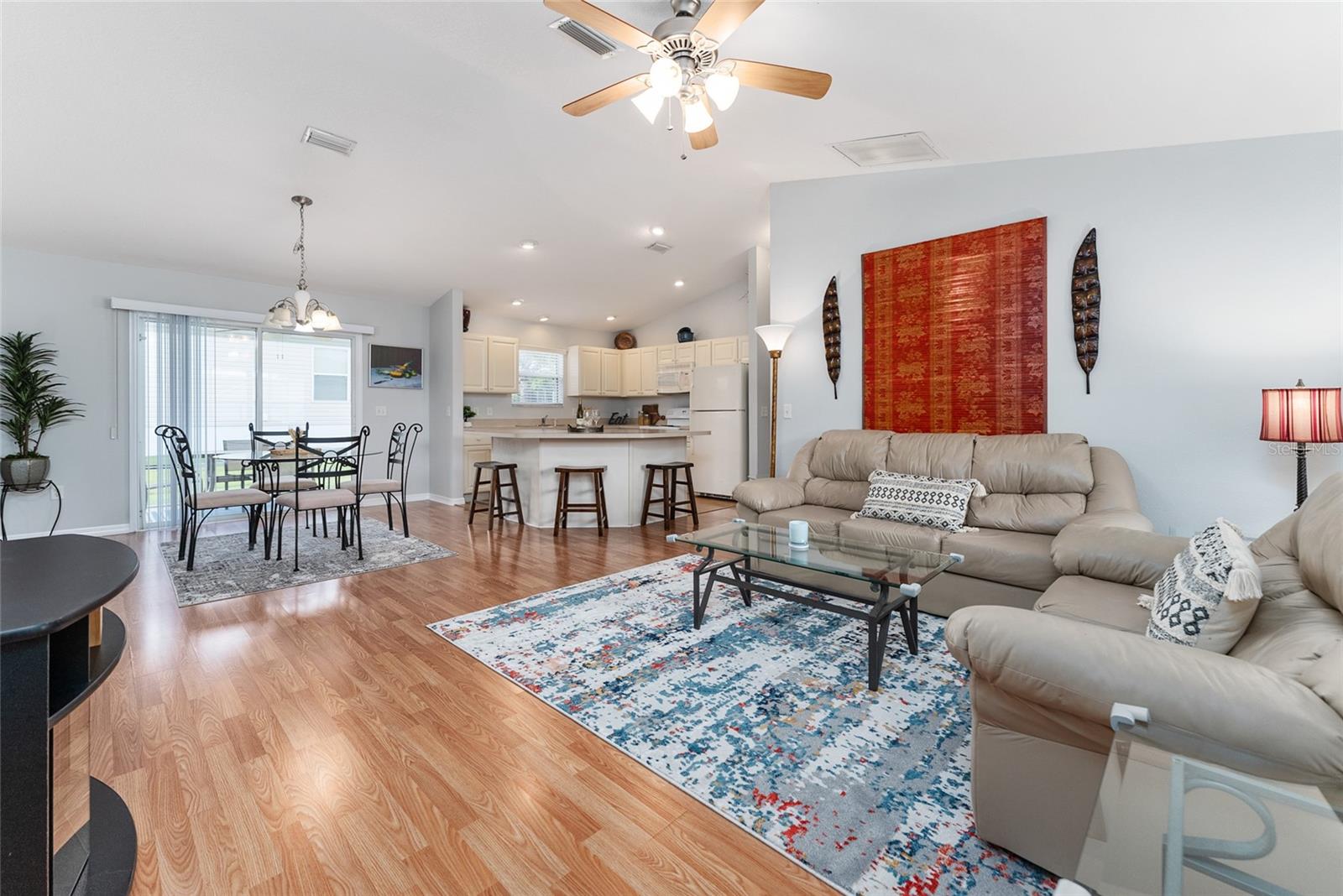 438 MEDFORD PL
