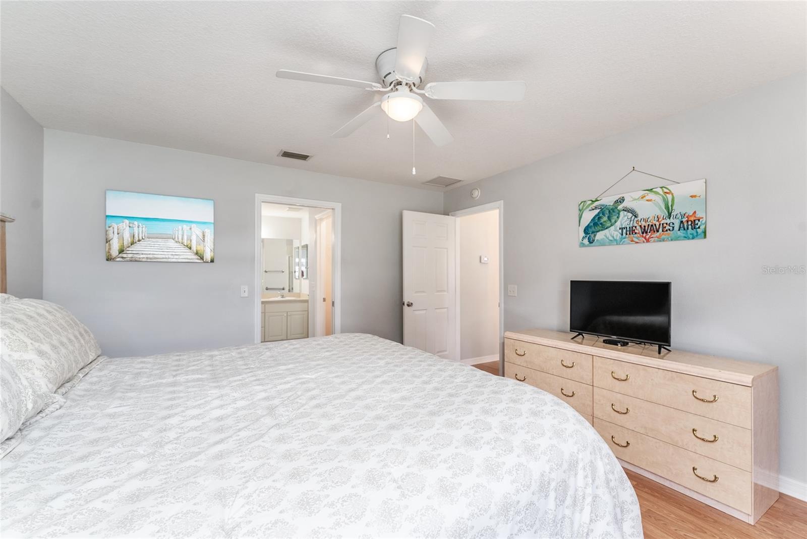 438 MEDFORD PL