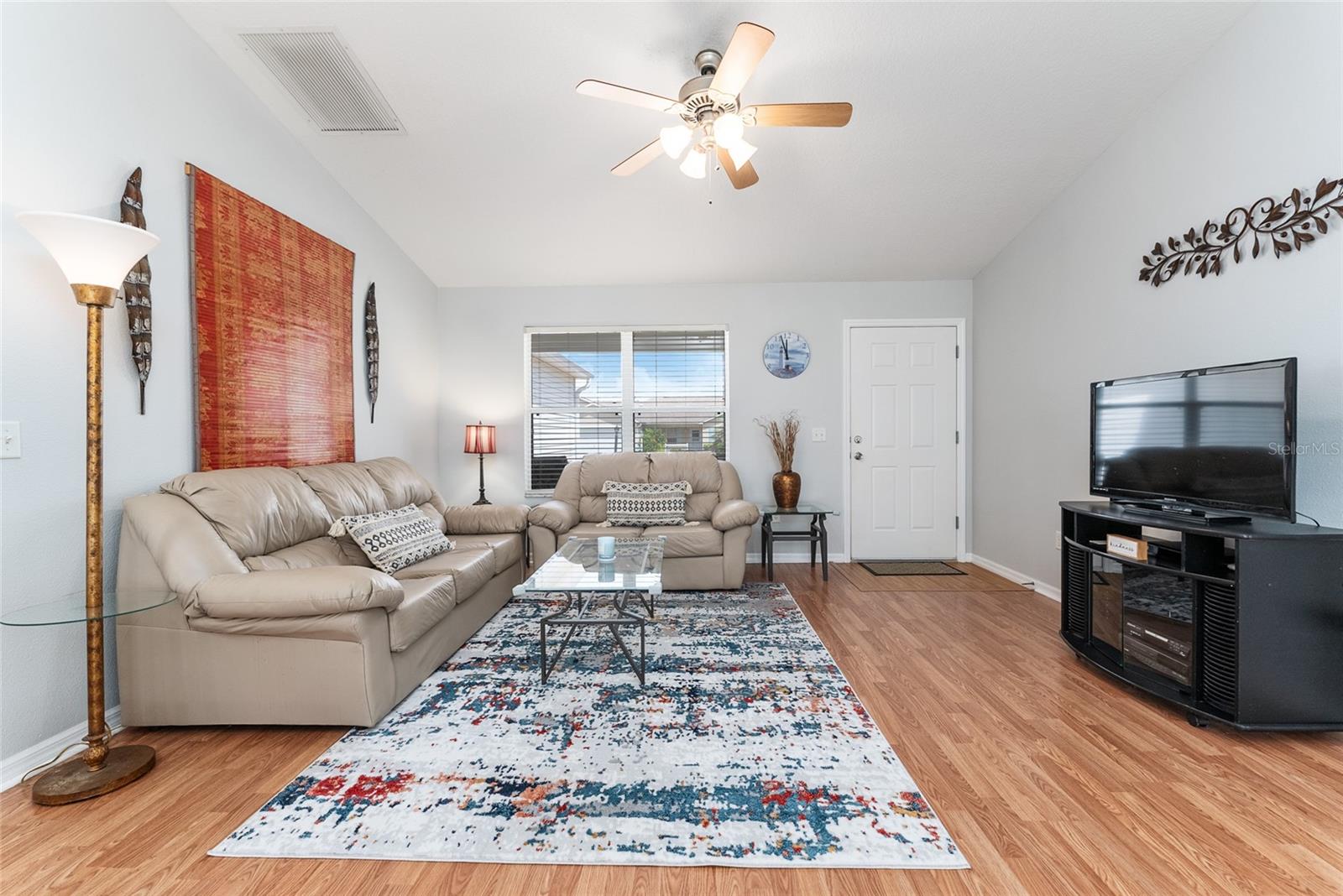 438 MEDFORD PL