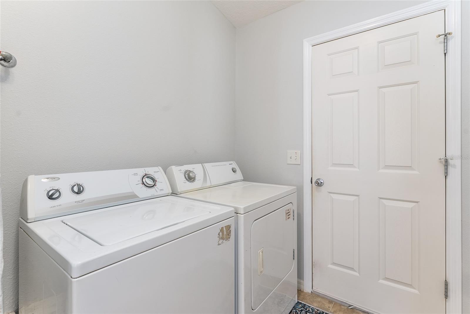 438 MEDFORD PL