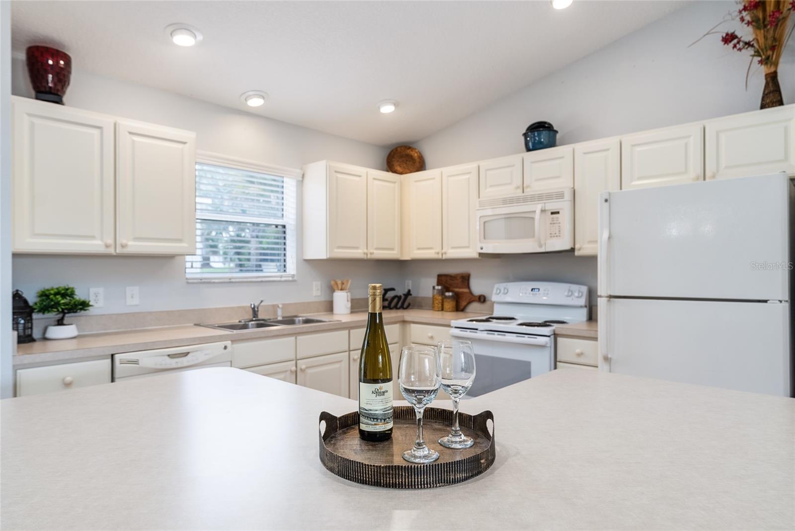 438 MEDFORD PL