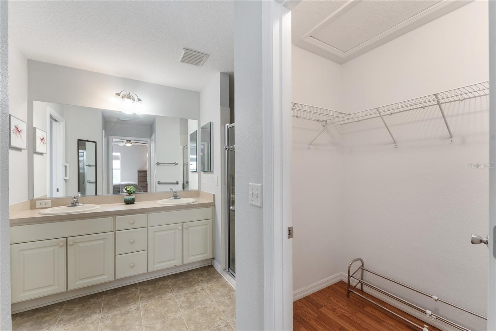 438 MEDFORD PL