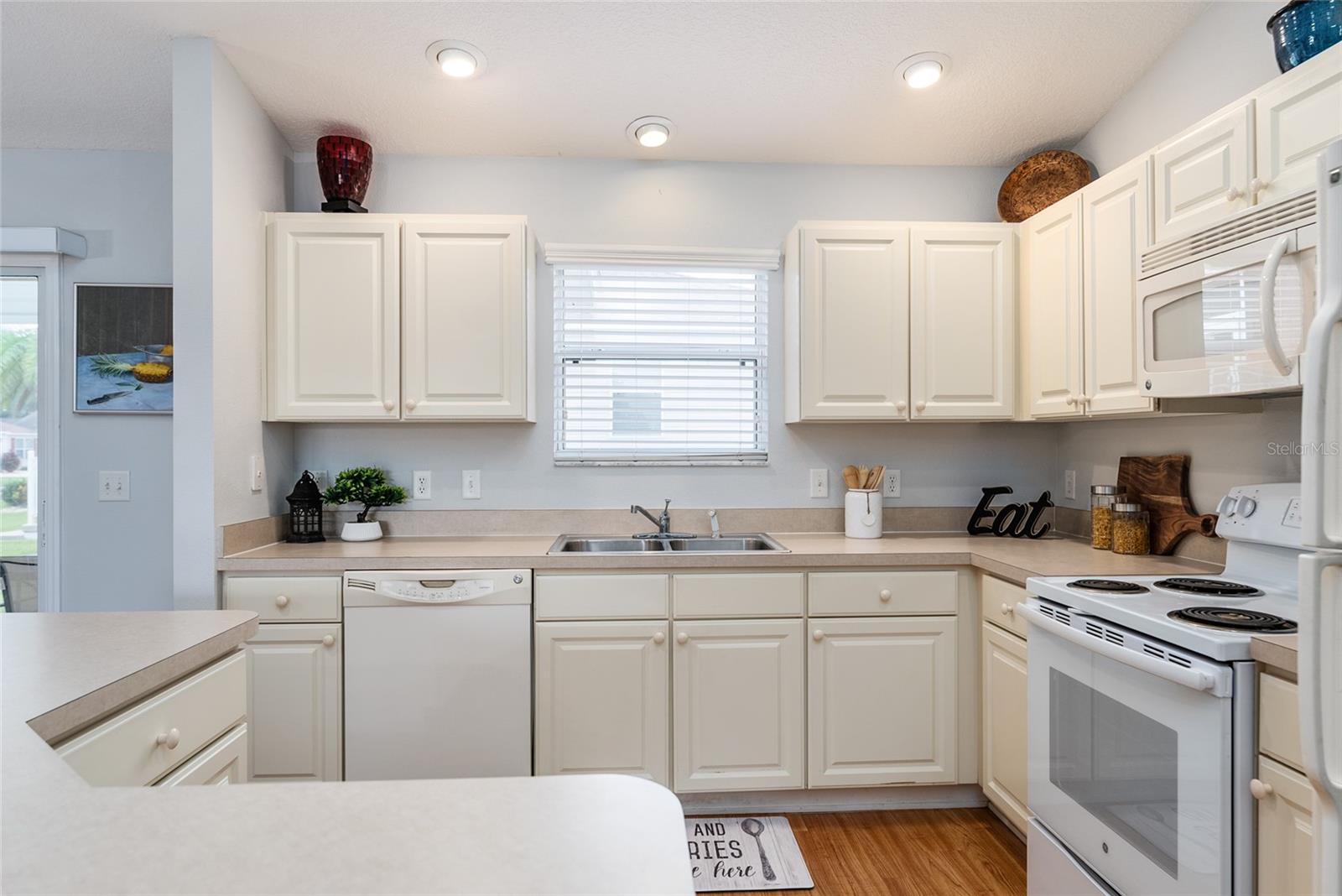 438 MEDFORD PL