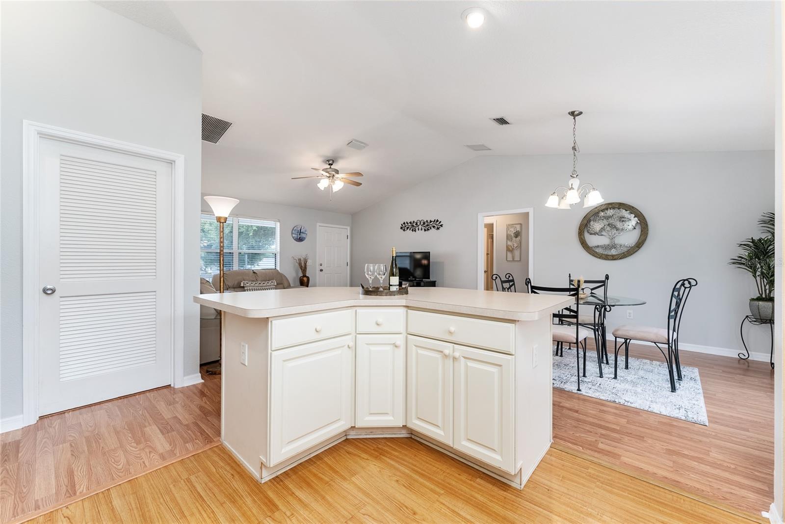 438 MEDFORD PL