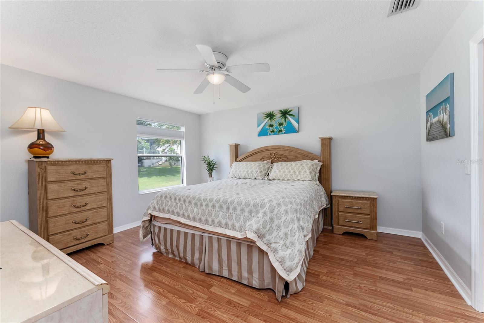 438 MEDFORD PL