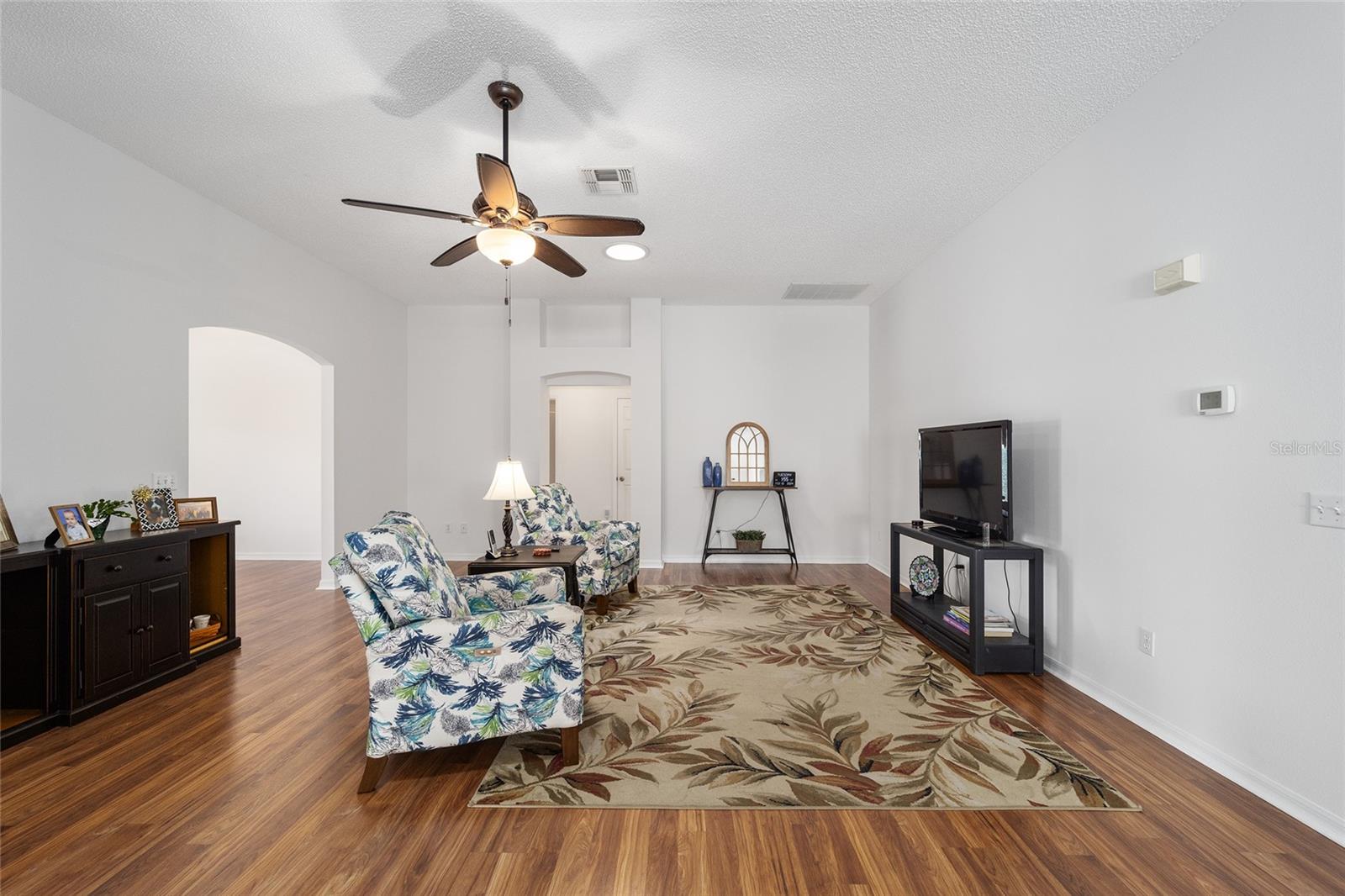 607 SAN MARINO DR