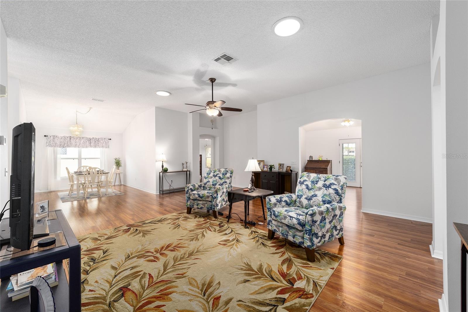 607 SAN MARINO DR