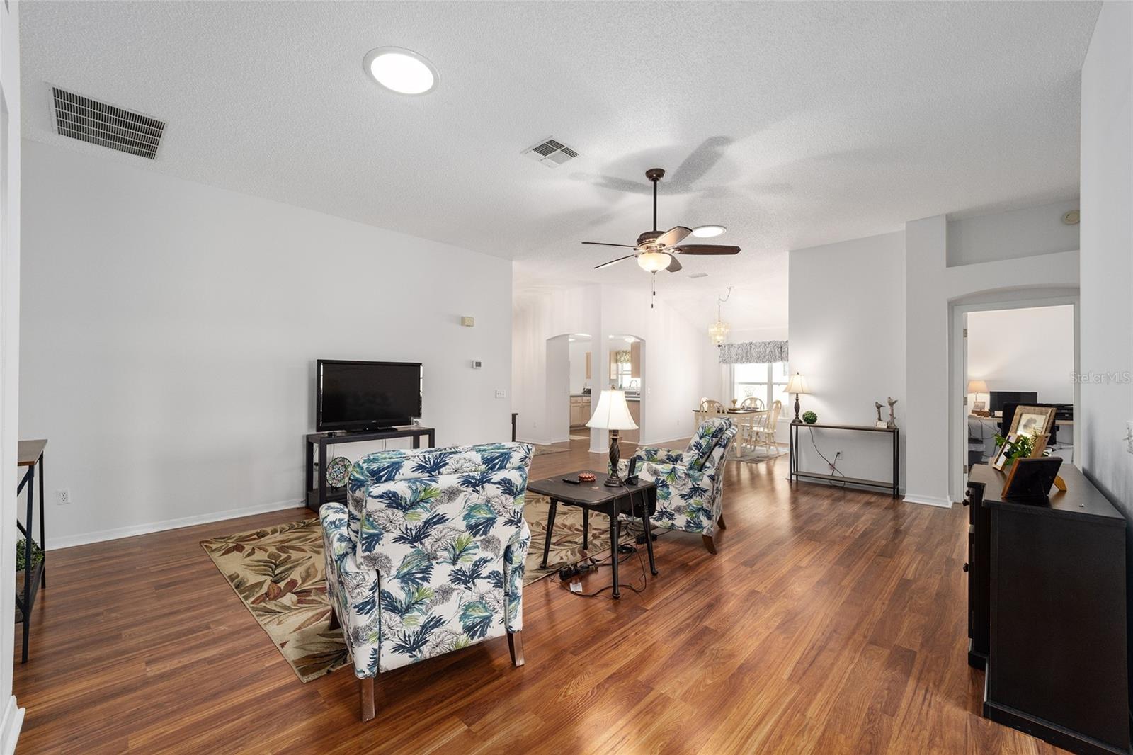 607 SAN MARINO DR